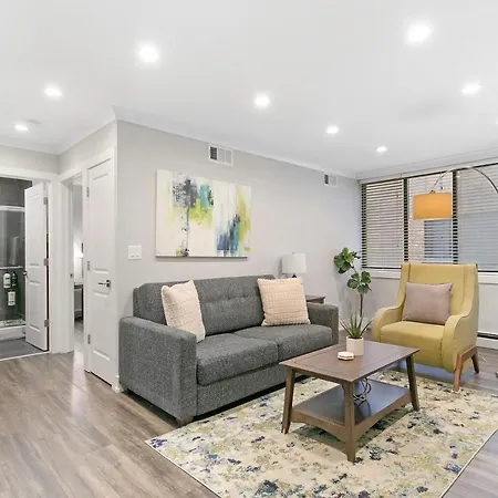 Modern & Stylish 1Br Apt In The Center Of Lakeview - Oakdale 209 Rep